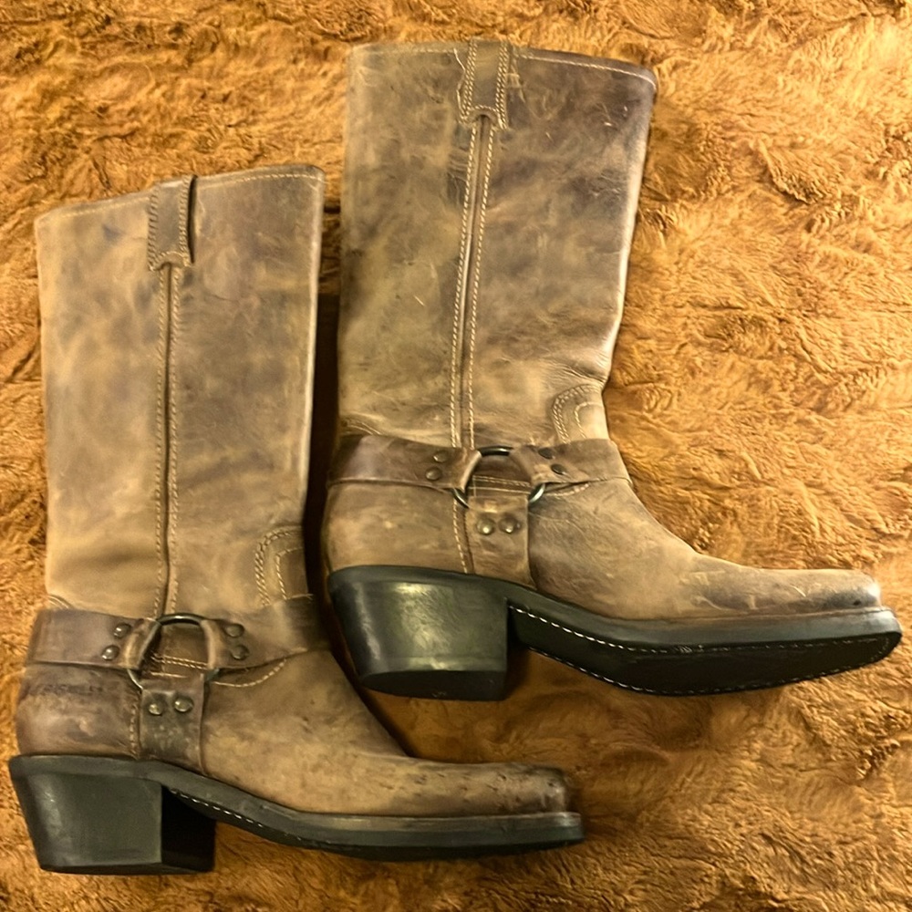 BCB Women’s Distressed Boots